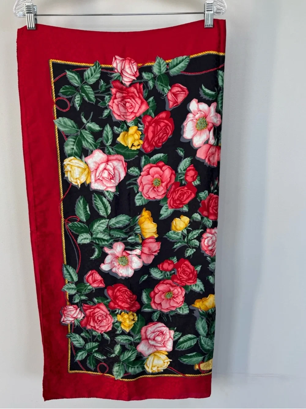 Large Floral Scarf‎